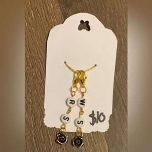 Right side (RS) and wrong side (WS) stitch marker set. For knitting and crochet.